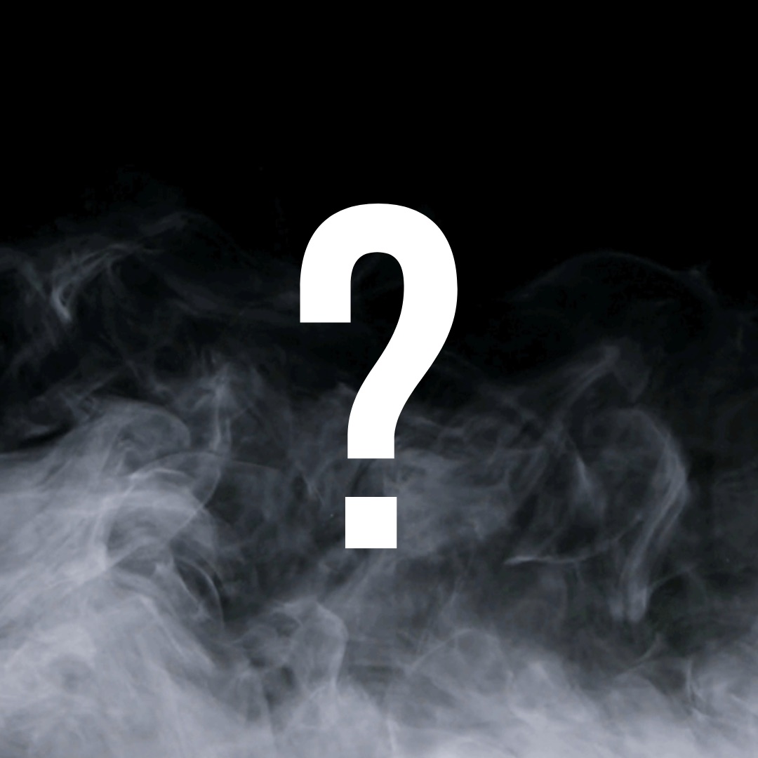 Fragezeichen vor mystischem Nebel